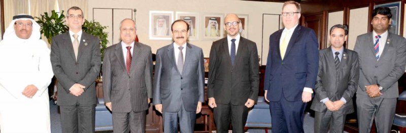 ميرزا يبحث مع جناحي تمويل مشاريع الطاقة