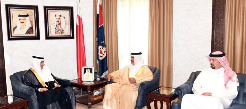 وزير الداخلية يشيد بالعلاقات المتميزة مع السعودية