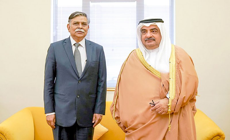 سمو الشيخ سلمان بن خليفة يبحث العلاقات مع السفير الهندي