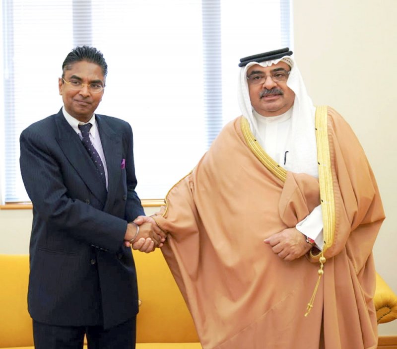 سمو الشيخ سلمان بن خليفة يودّع السفير السيرلانكي