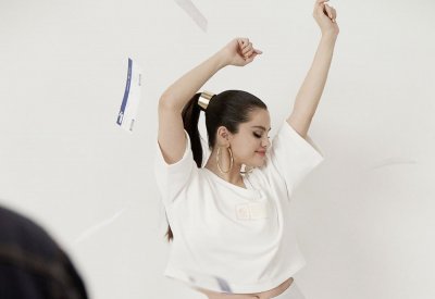 سيلينا غوميز تتخلى عن صديقتها التي تبرعت لها بكليتها 