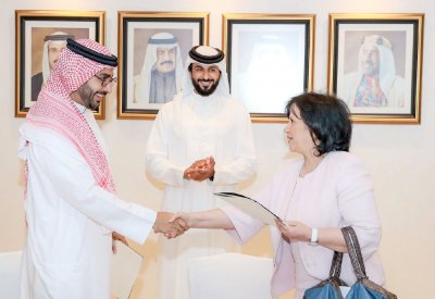 ناصر بن حمد يشهد التوقيع ويبارك الخطوة لزيادة حجم التعاون