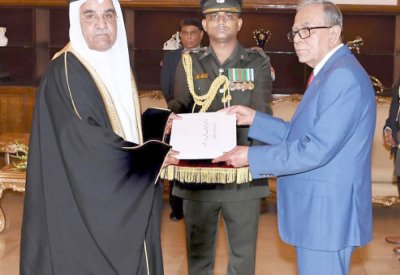 رئيس بنغلاديش يتسلم أوراق الهاجري
