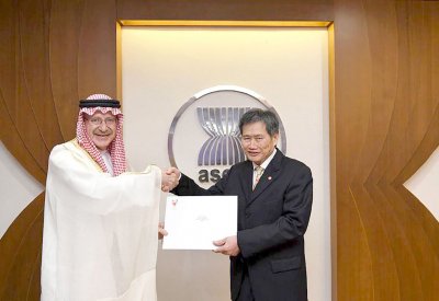 شيخو يقدم أوراق اعتماده سفيراً لدى رابطة الآسيان