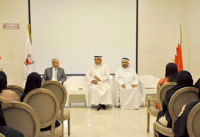 الحمر: إيجاد بيئة العمل الملائمة لرفع كفاءة الإنتاج