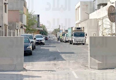 إزالة جزئية لحواجز أسمنتية في دمستان