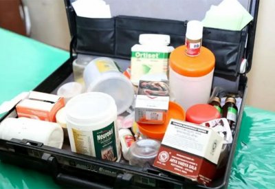 القبض على طبيب وهمي يمارس الطب في مكة