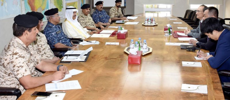 وزير الدفاع يشيد بالعلاقات مع الصين