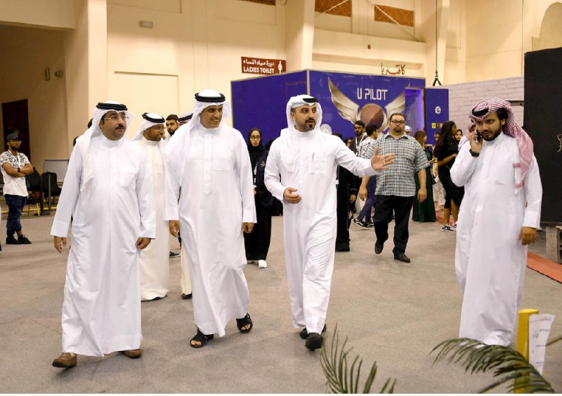 الرميحي يشيد بمبادرات ناصر بن حمد لتمكين الناشئة