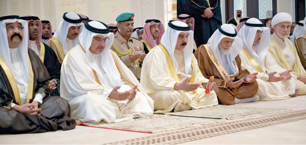 جلالة الملك يشارك جموع المصلين أداء صلاة عيد الأضحى المبارك