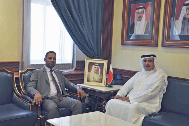 الحمر يبحث المستجدات الإسكانية مع البحراني