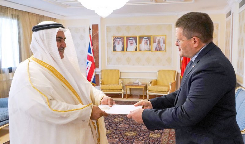 وزير الخارجية يتسلم أوراق السفير البريطاني