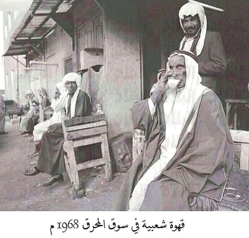 فرض رسوم على كراسي المقاهي بالشوارع