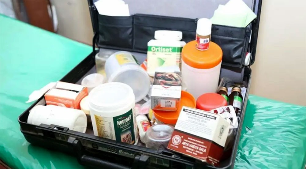 القبض على طبيب وهمي يمارس الطب في مكة