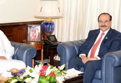 ميرزا يتلقى اقتراحات أهالي “تاسعة العاصمة”