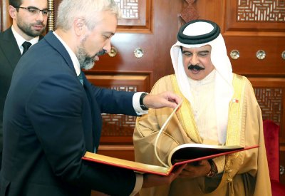 العاهل: سعي متواصل لتعزيز المسيرة الديمقراطية وتطوير عمل المجلس الوطني