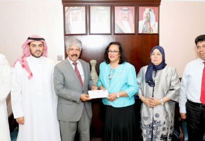 الصالح تتسلم 34 مضخة أنسولين لـ “السلمانية”