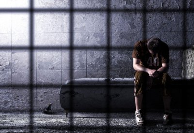 الحبس سنة مع النفاذ للمسيء للذات الإلهية