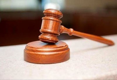 ضبط عشرينية بحالة غضب بعد ارتكابها حادث سير