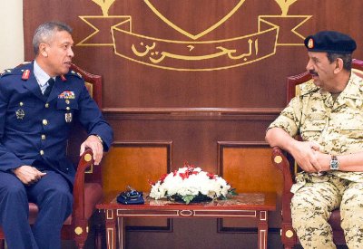 القائد العام يشيد بالتعاون العسكري بين المنامة وتركيا