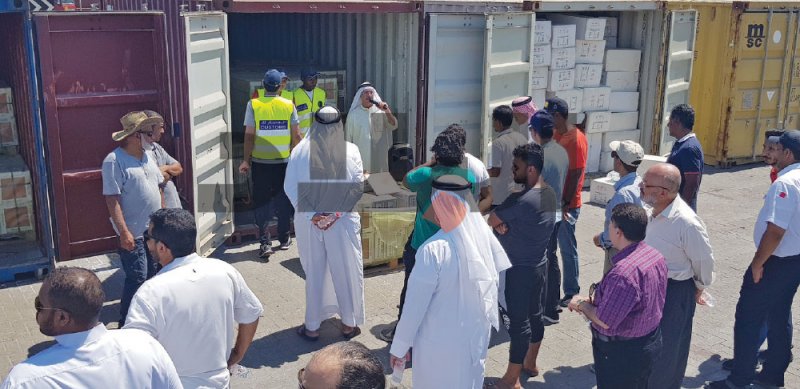 “البلاد” بمزاد الجمارك: صفقات “فلته” وأكواب بـ 900 دينار