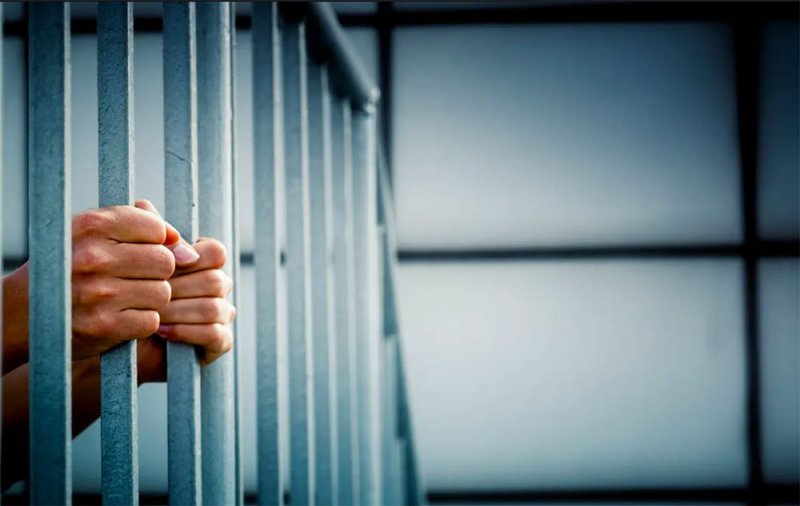 السجن 5 سنوات لشابين أحرقا خيمتين لمرشح دمستان