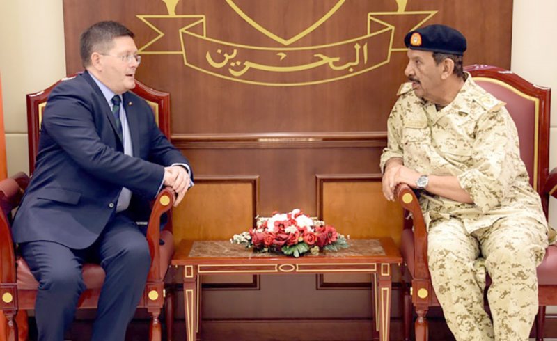 القائد العام يشيد بالعلاقات التاريخية مع بريطانيا
