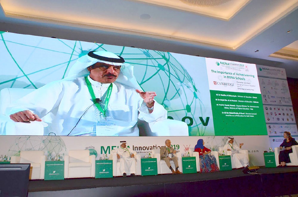 النعيمي من مسقط: التعليم الابتكاري مهم لتطوير المجتمع