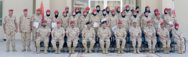 تخريج دورة عسكرية متخصصة للإناث