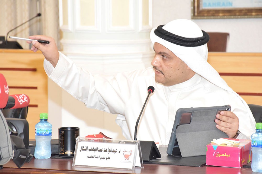 رفض استمرار علاوة البلديين بوظائفهم الحكومية السابقة