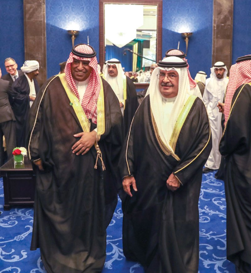 سمو الشيخ علي بن خليفة ينقل تهاني سمو رئيس الوزراء باليوم الوطني