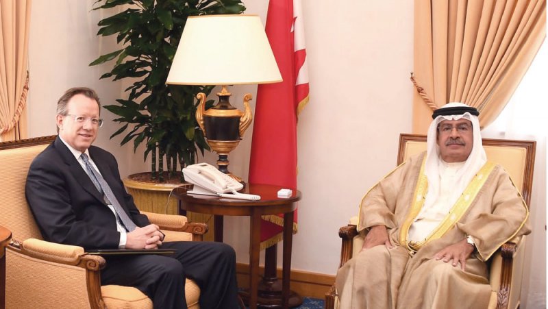 سمو الشيخ علي بن خليفة يستعرض مع سيبريل مسار العلاقات