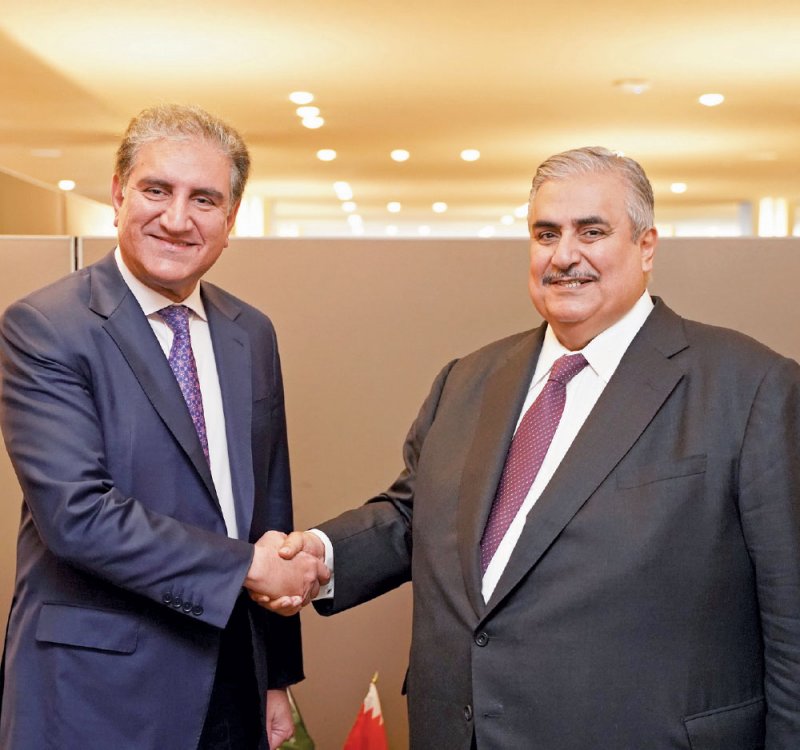 وزير الخارجية يشيد بتميز العلاقات مع باكستان