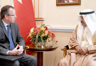 سمو رئيس الوزراء يبحث سبل تعزيز العلاقات مع السفير الأميركي