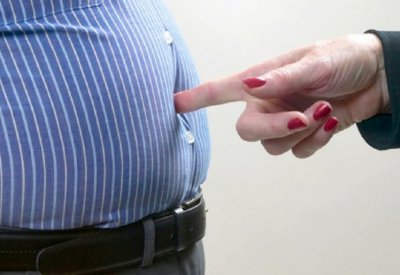 6 وجبات غذائية شائعة تسبب الانتفاخ