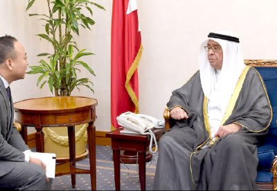 محمد بن مبارك يستعرض مجالات التعاون مع “هواوي”