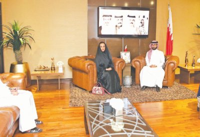 المؤيد والشيخة حصة يبحثان تنفيذ “إنجاز” في المراكز الشبابية