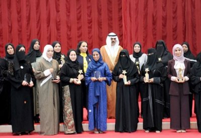 تكريم المدارس الفائزة بجائزة الأنشطة الثقافية والفنية