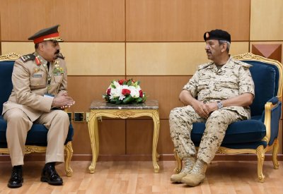 القائد العام يلتقي أمين التحالف الإسلامي لمحاربة الإرهاب