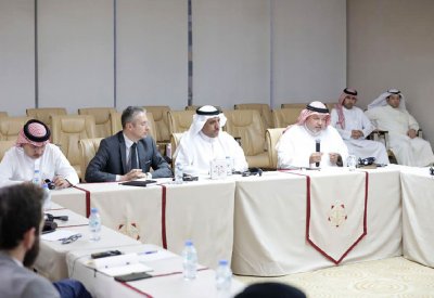 خبراء فرنسيون ينظمون طاولة مستديرة بشأن تنفيذ الأحكام