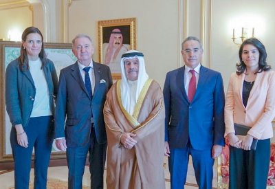 سمو نائب رئيس الوزراء يبحث التعاون مع معهد السلام الدولي