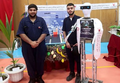 “روبوت” بحريني يزرع ويحرث ويجني الثمار