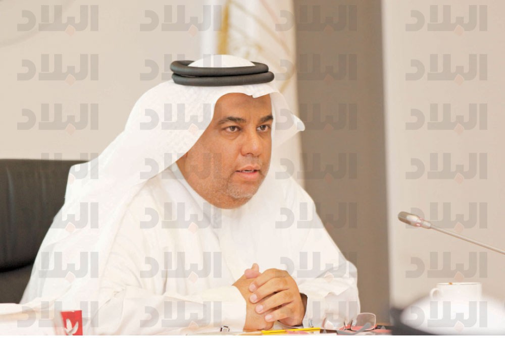 العود: طُرق سماهيج والدير الداخلية “منكوبة”