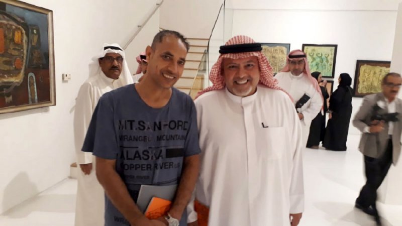 التشكيلي محمد سلطان: الفنان البحريني يحفر في الصخر لنشر إبداعاته