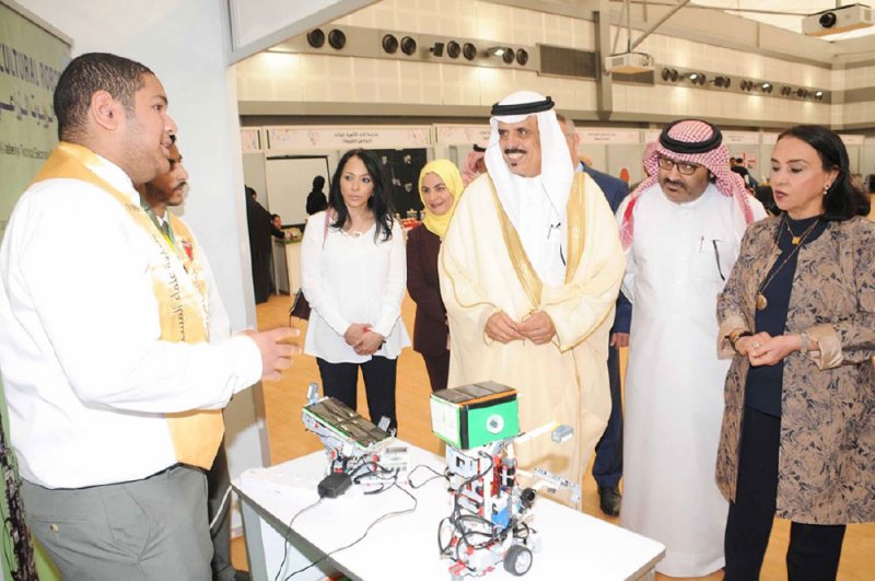طابعة “3D” اقتصادية وكرسي ذكي وأحبار من الطبيعة
