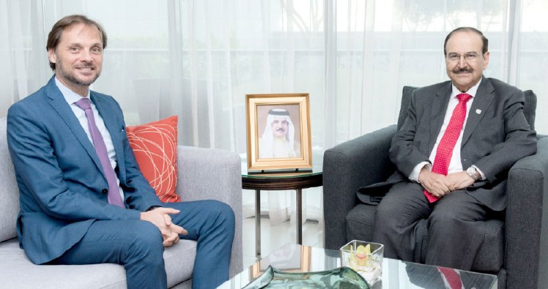 ميرزا يستعرض الخطط المستقبلية مع “الإنمائي”