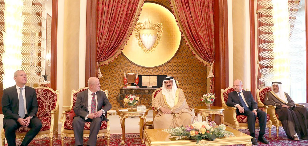 العاهل يؤكد عمق العلاقات مع موسكو وأهمية الحوار بين الحضارات والثقافات والأديان