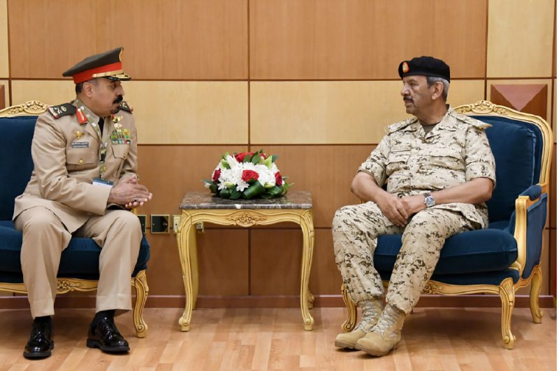 القائد العام يلتقي أمين التحالف الإسلامي لمحاربة الإرهاب