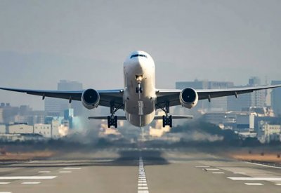 إغماء سيدة قبل إقلاع طائرة