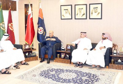 الحسن يستعرض مع وفد إماراتي تنفيذ “العقوبات البديلة”